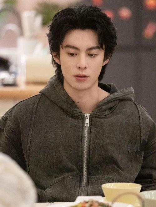 王鹤棣吃瓜完整,揭秘娱乐圈幕后真相